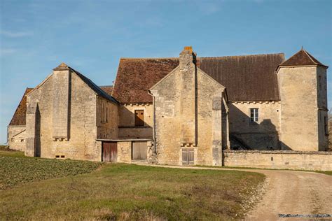 A Abbaye de Quincy: Um Oásis de História e Serenidade em um Mundo Agitado!